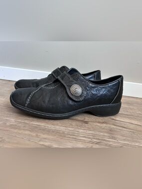 Rieker L3870-00 black leather women's shoes swirly button Slip-On Loafer comfort
